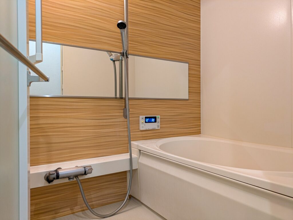 浴室の鏡の画像